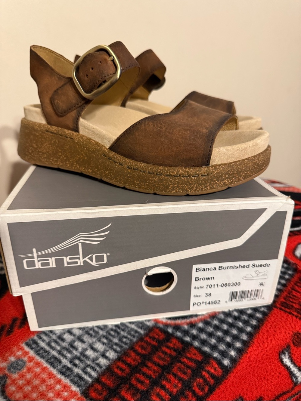 NIB Dansko Bianca Burnished Suede Brown Sandals